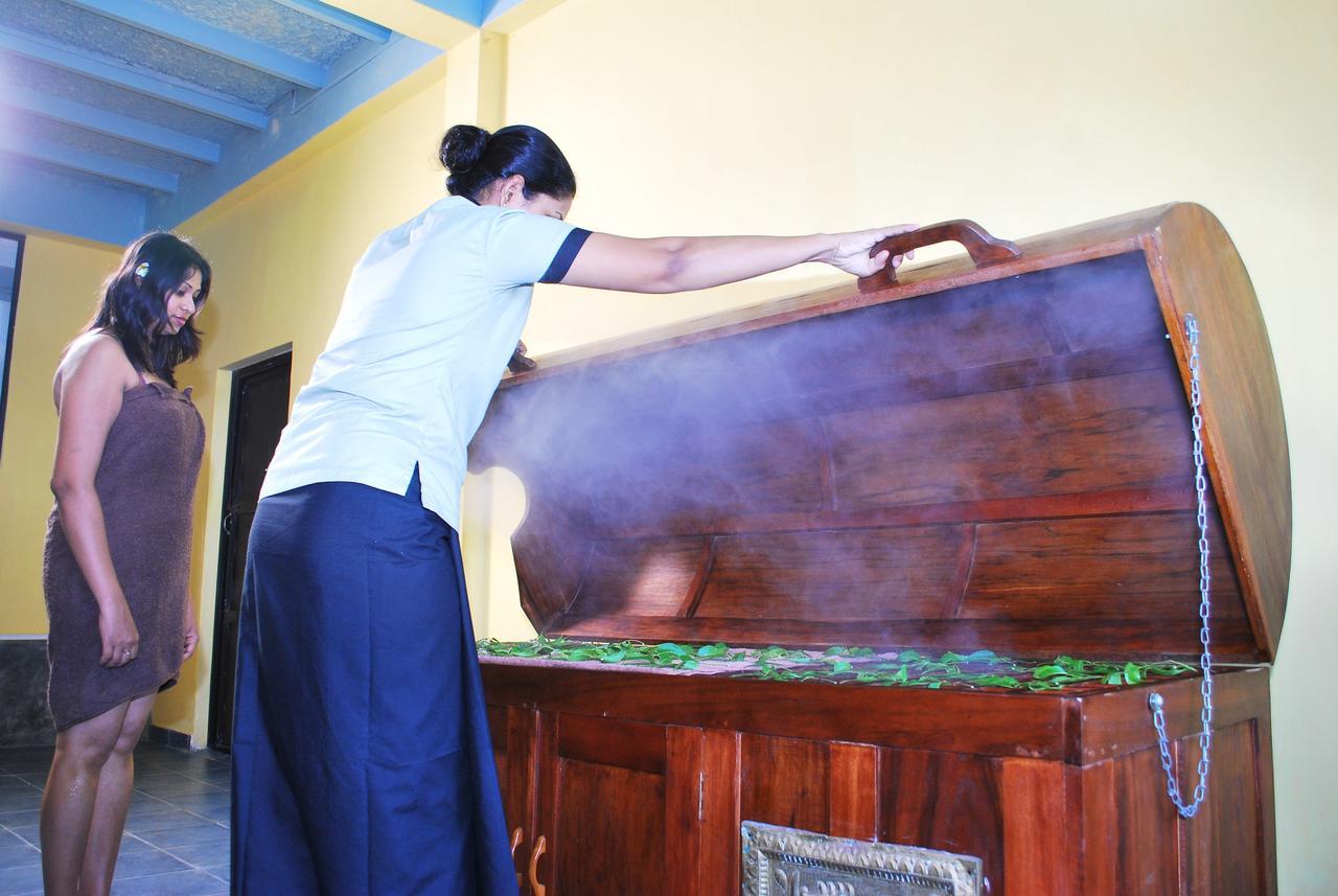 Green Ayurvedic Beach Resort Negombo Exterior photo